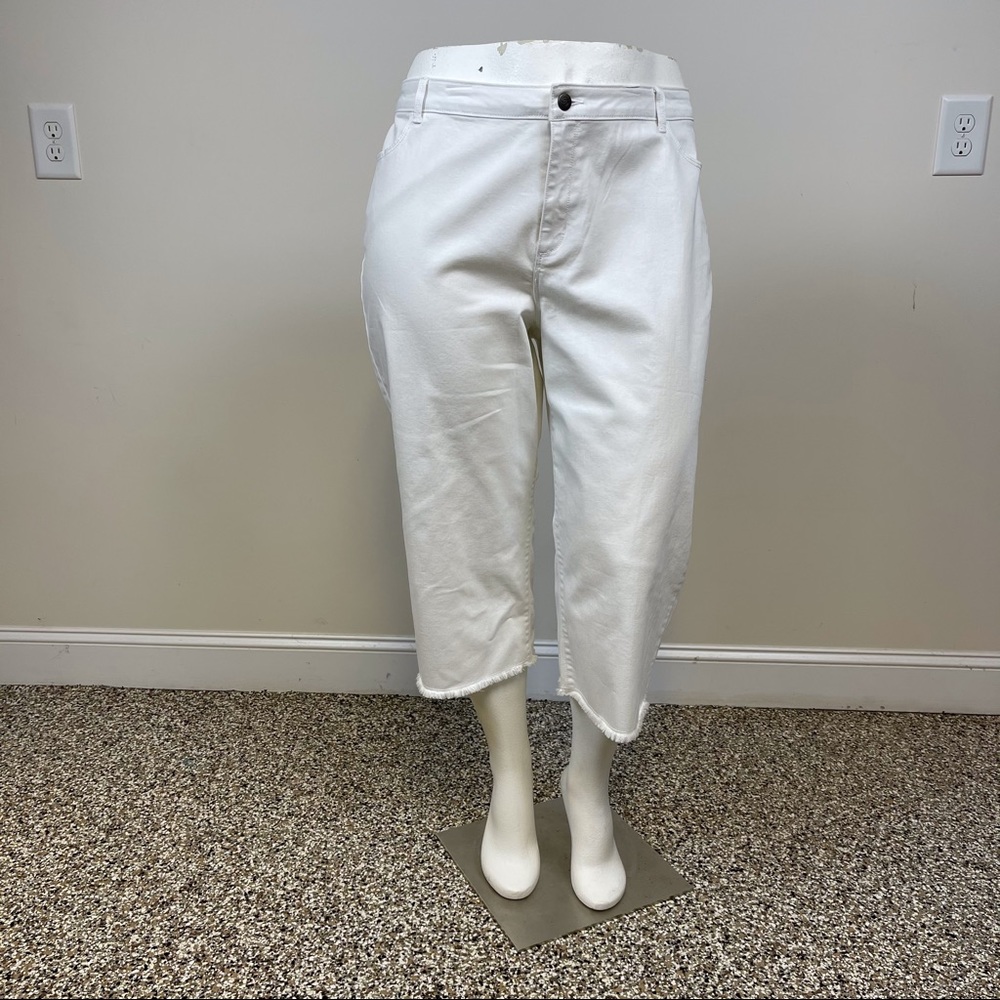 Susan Graver Plus Size White Denim Capris